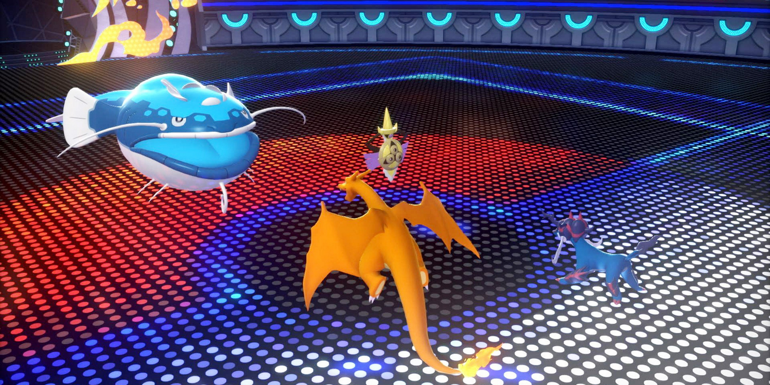 Um Charizard e Hisuian Samurott batalham um Dodonzo e Aegislash nos campeões de Pokemon.