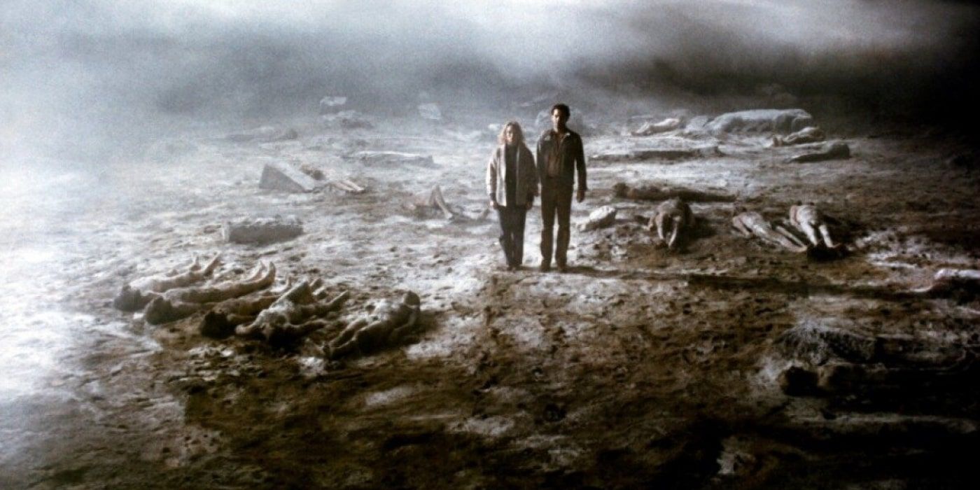 John (David Warbeck) y Liza (Catriona MacColl) enfrentan el mar de oscuridad en The Beyond.