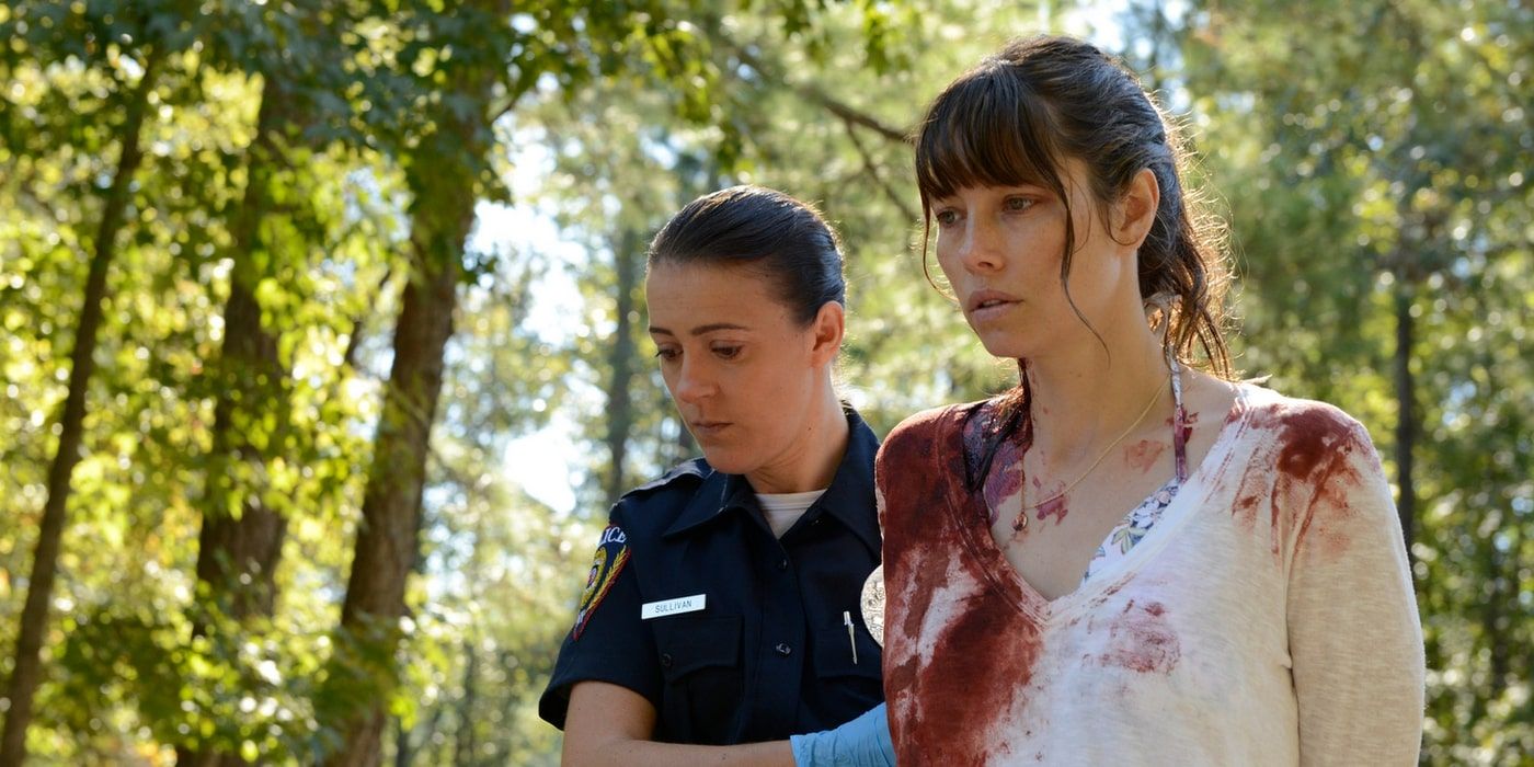 Cora Tannetti (Jessica Biel) está dirigida por un policía pecador.