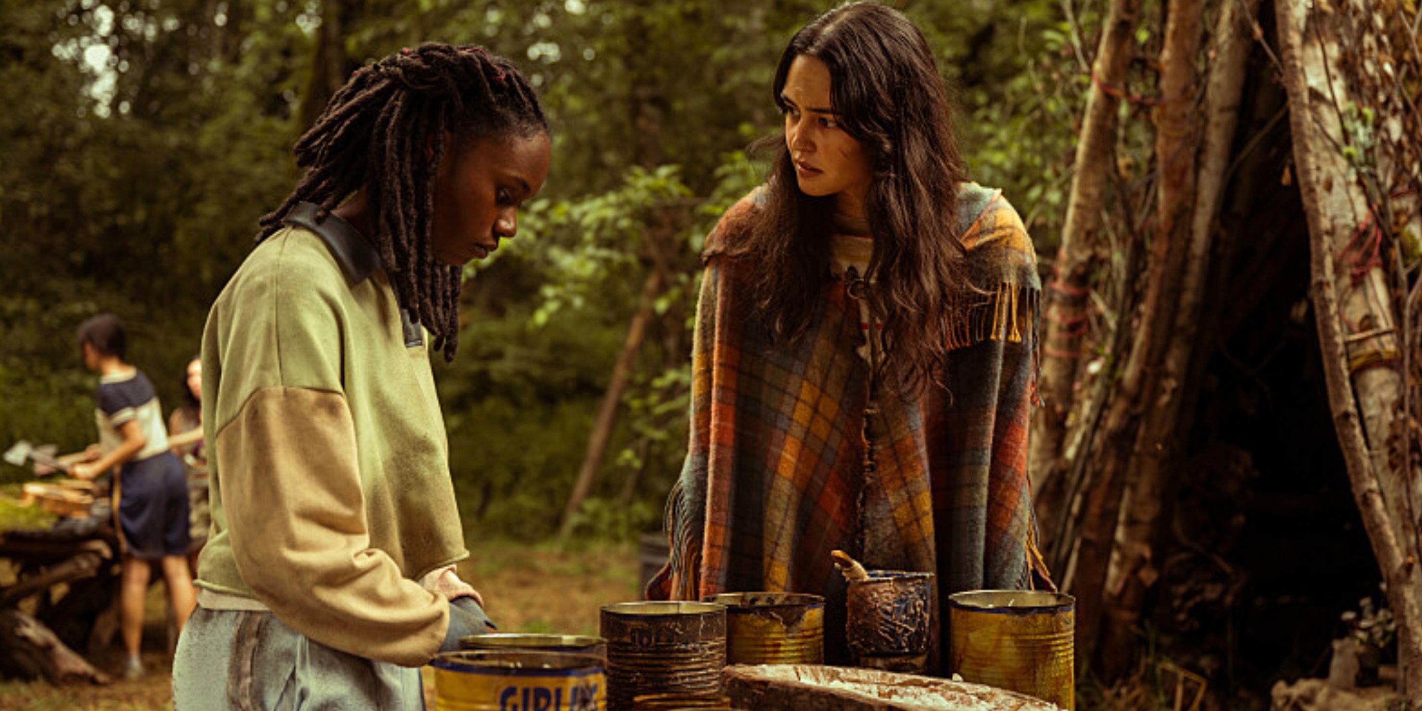 Lottie Matthews talking to Akilah on Yellowjackets