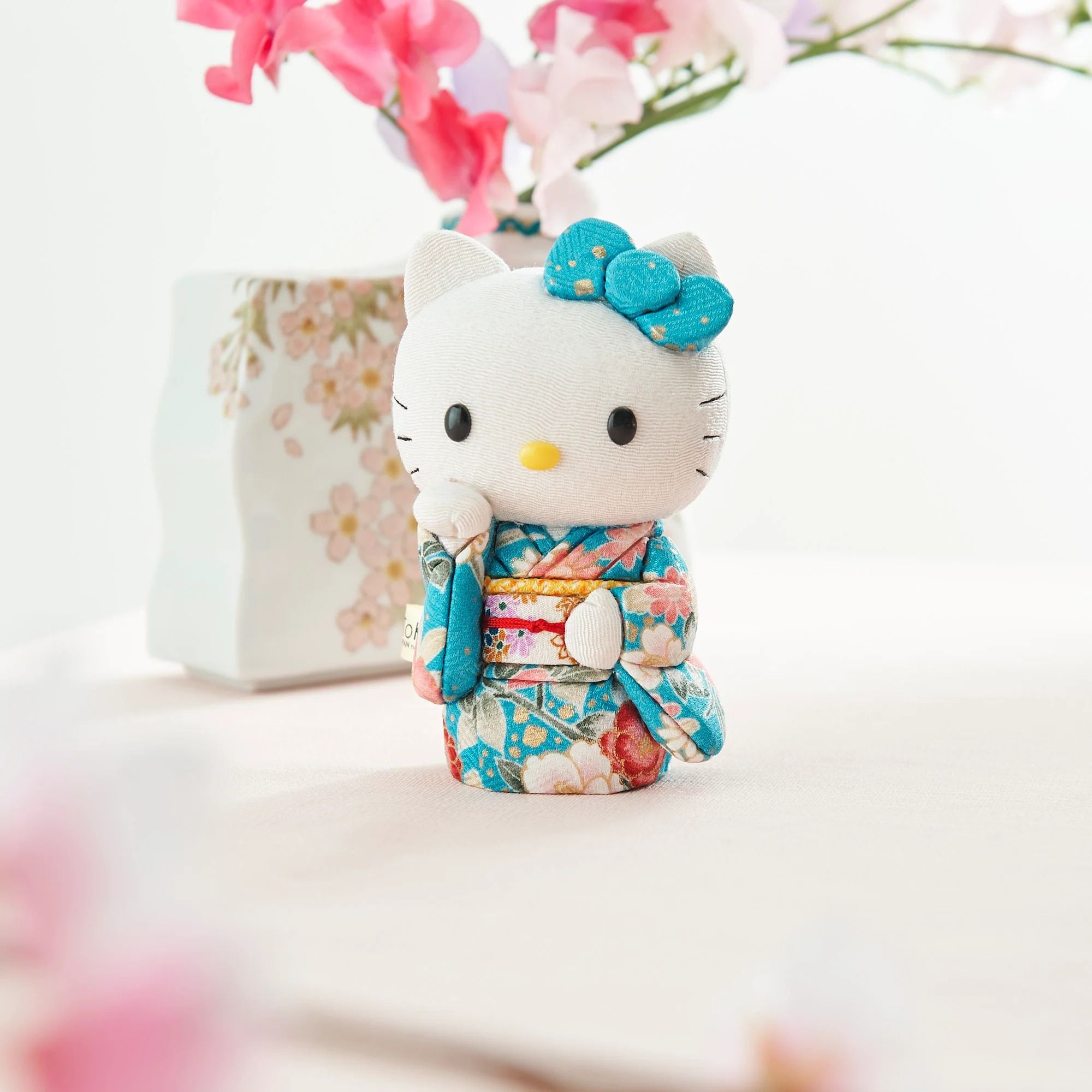 Hello Kitty Oozes Elegance & Refinement in New Limited Hello Kitty Oozes Elegance & Refinement in New Limited