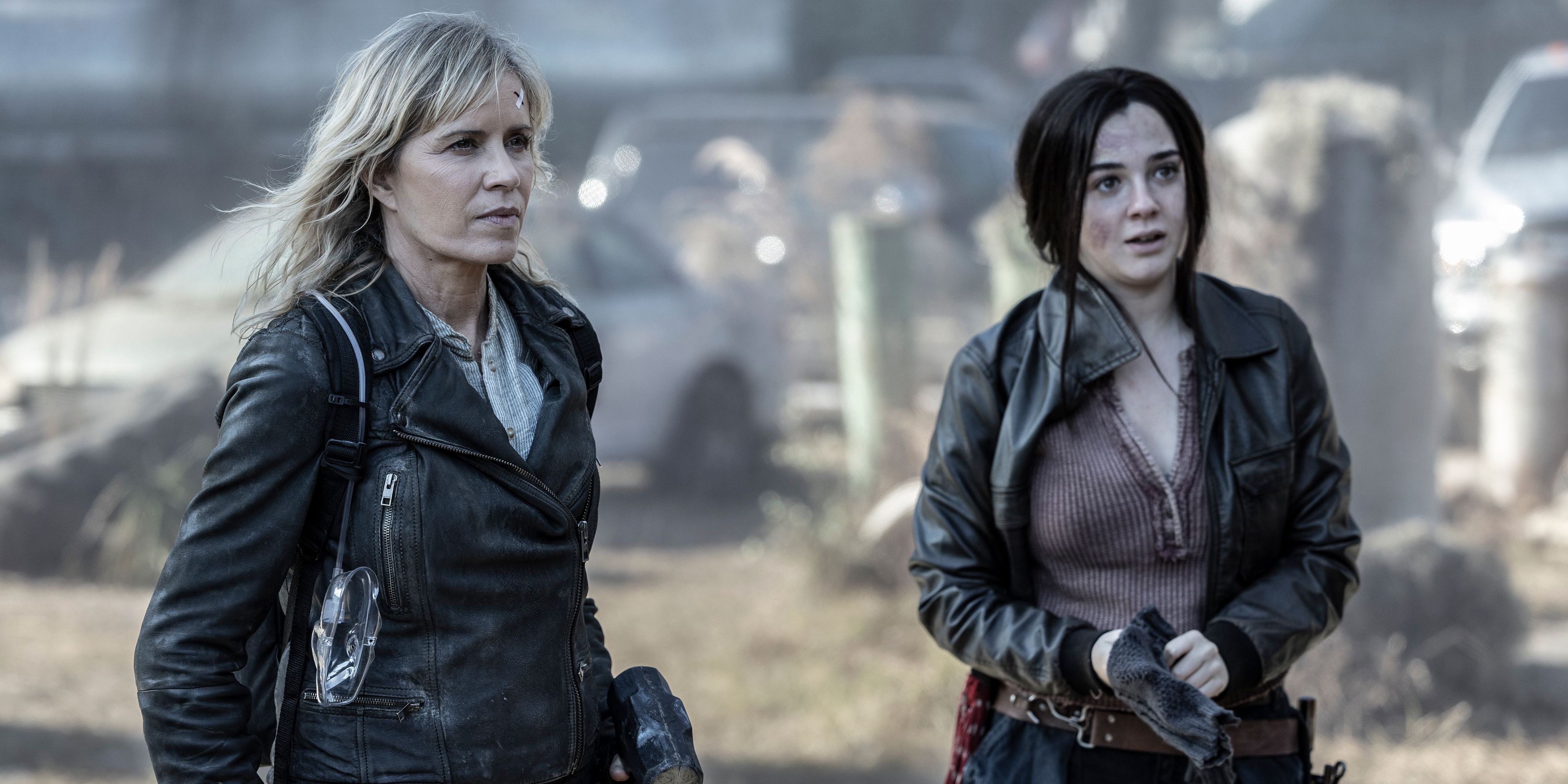 Madison Clark (Kim Dickens) stands next to Charlie (Alexa Nisenson) in Fear the Walking Dead