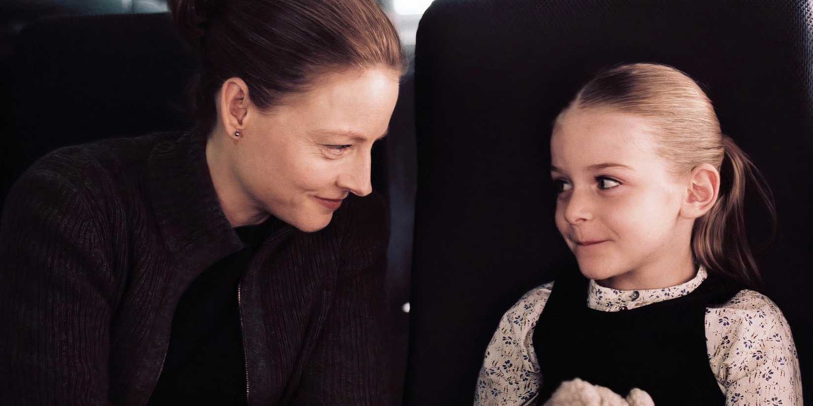 Jodie Foster sits with Marlene Lawston in Flightplan