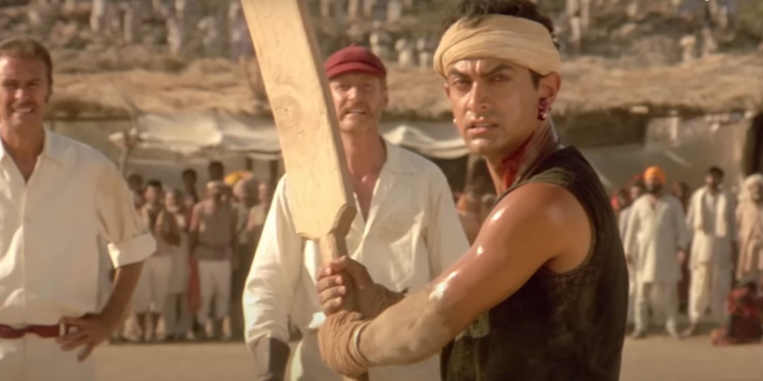 Aamir Khan and rest of the cast in Lagaan-1