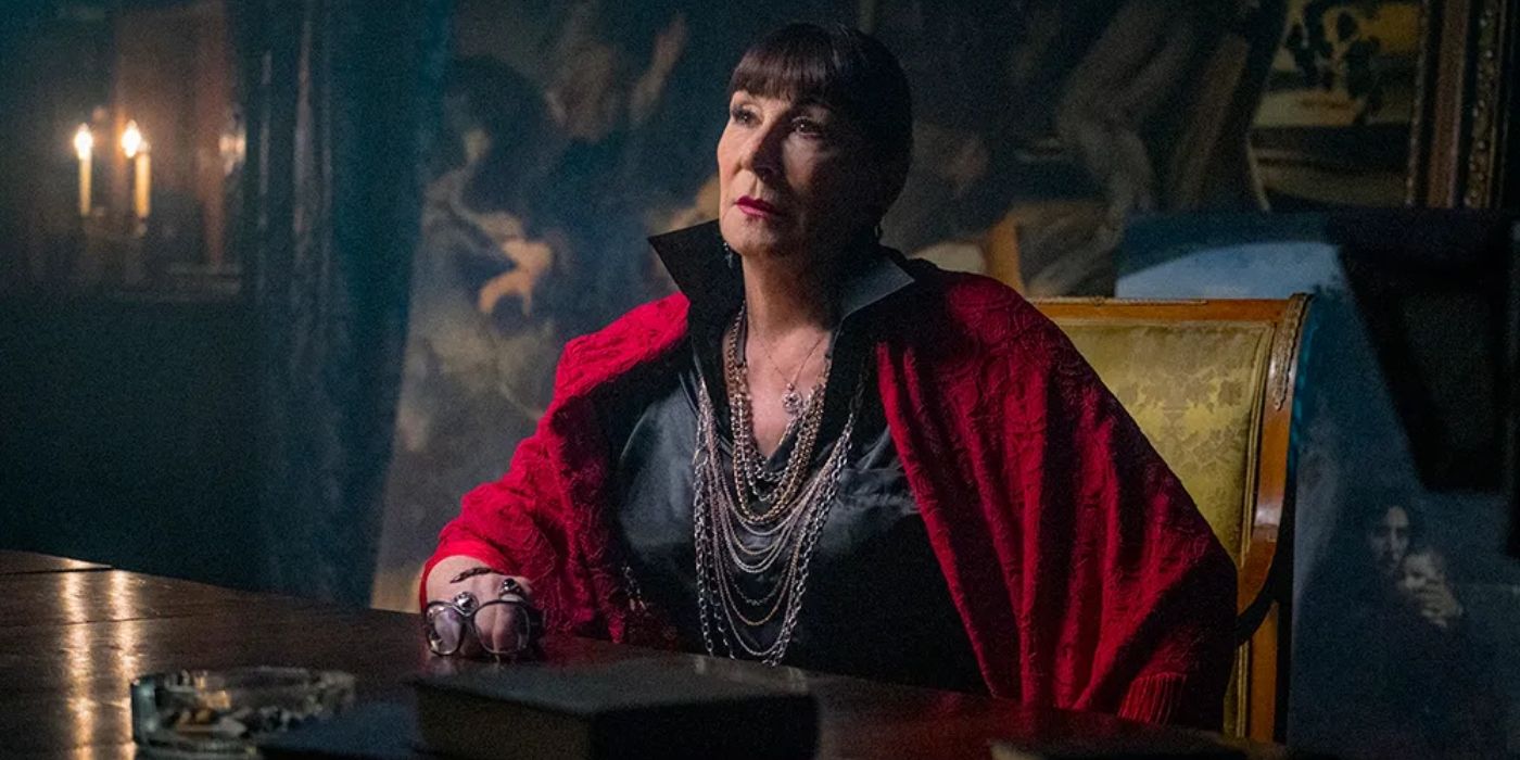 Anjelica Huston encarna al director de John Wick: Capítulo 3 - Parabelo