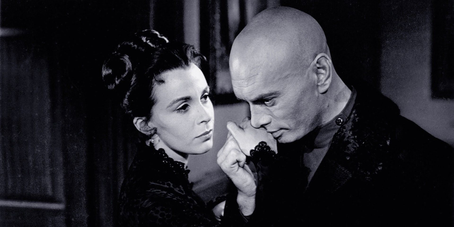 Claire Bloom y Yul Brynner como Katya y Dmitri durante una escena del hermano Karamazov 1958