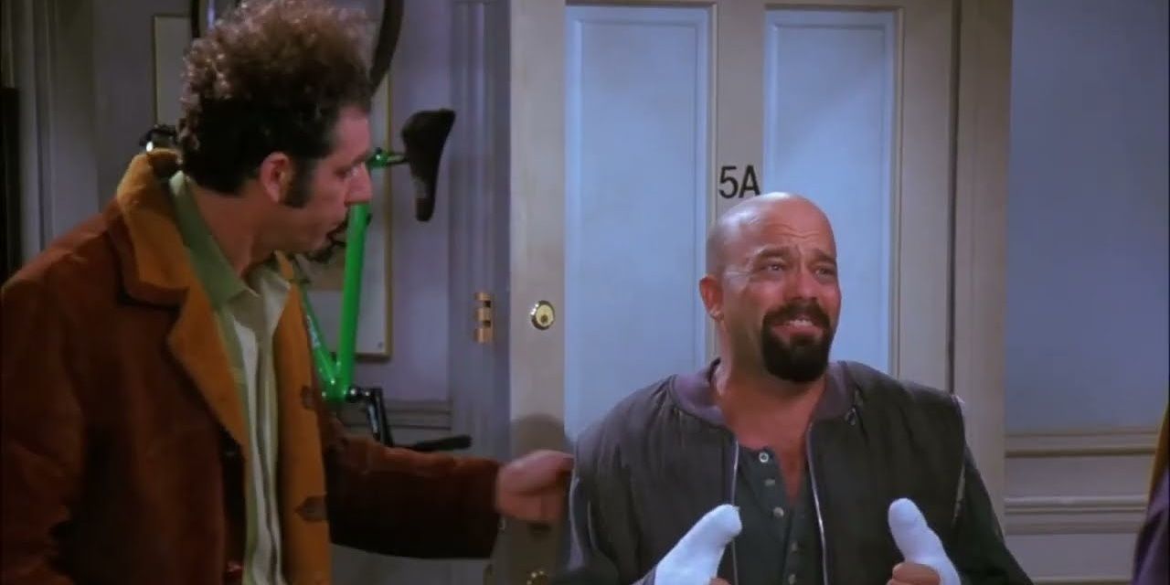 Michael Richards as Kramer and Lee Arenberg as Mike Moffitt in Seinfeld