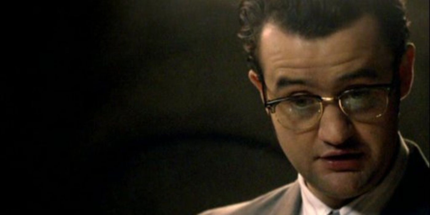 Jim hablando en Ashes to Ashes