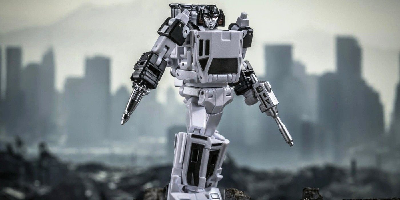 An OG Transformers Autobot Gets a Retro Remix With New An OG Transformers Autobot Gets a Retro Remix With New