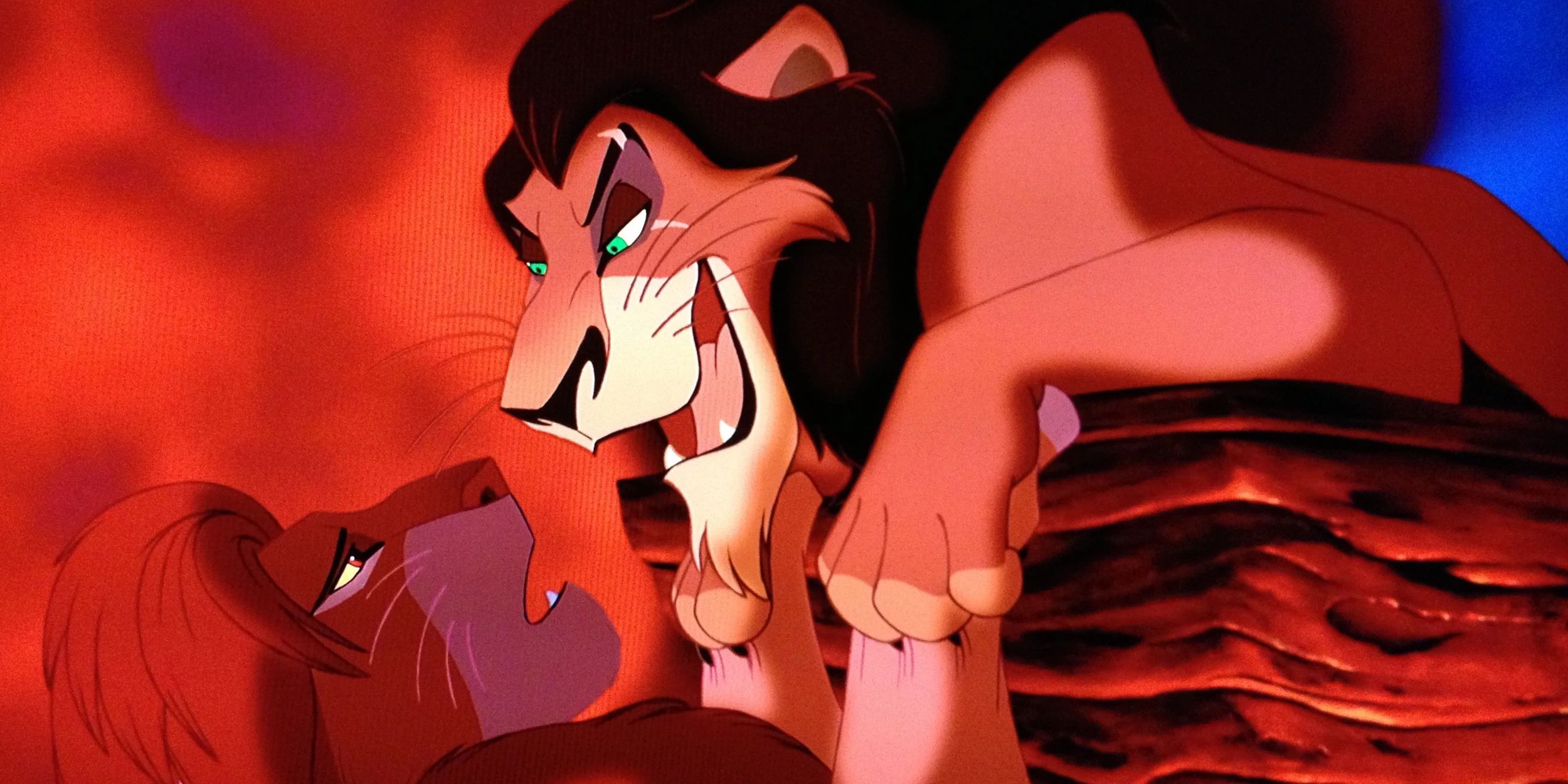 Scar cuelga a Simba sobre el borde de Pride Rock mientras se prepara para matarlo, de manera similar a Mufasa en The Lion King (1994)