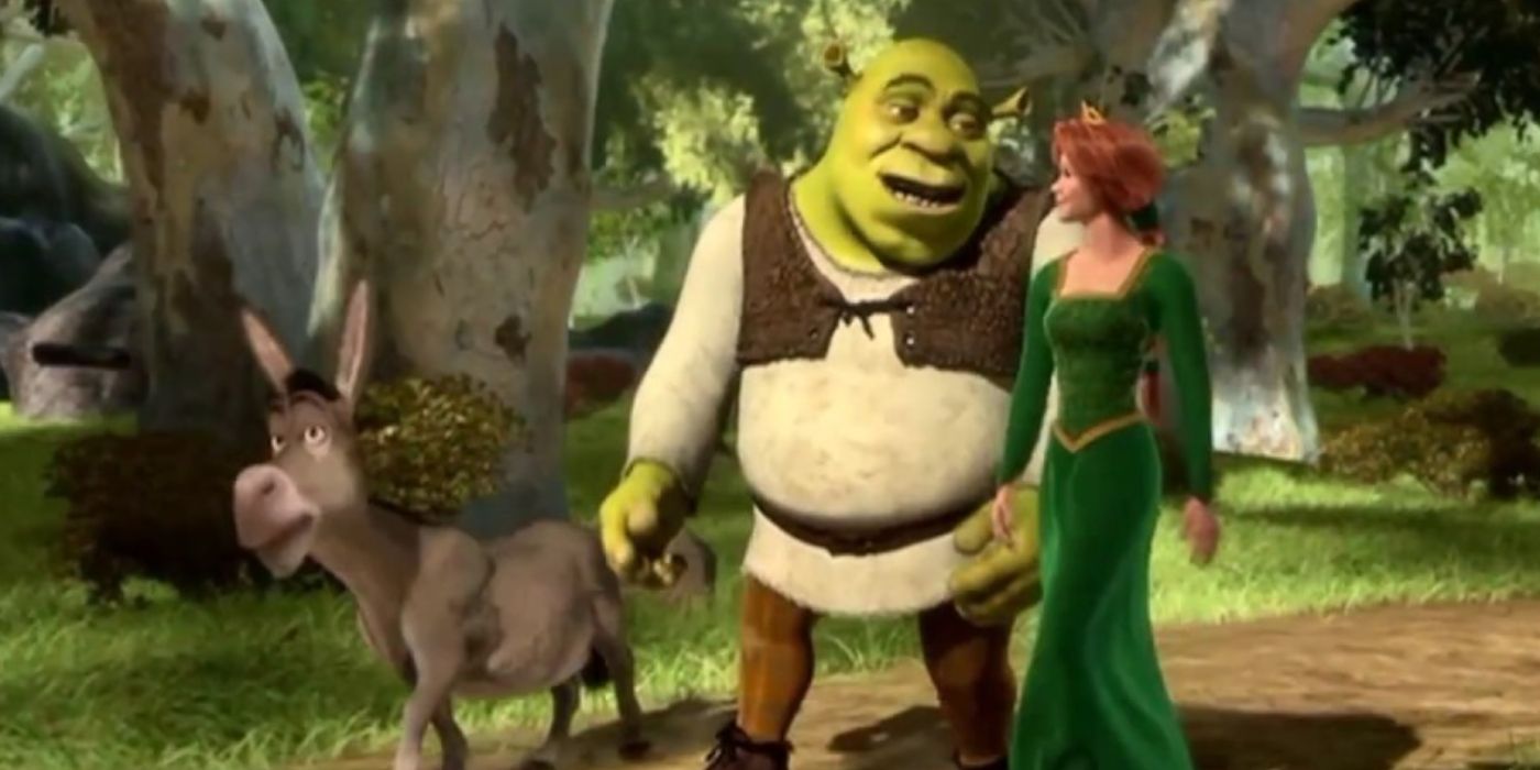 Shrek diciendo a Fiona "Es mejor afuera que adentro, siempre digo" mientras ellos y Donkey caminan por un camino forestal en la primera película de Shrek