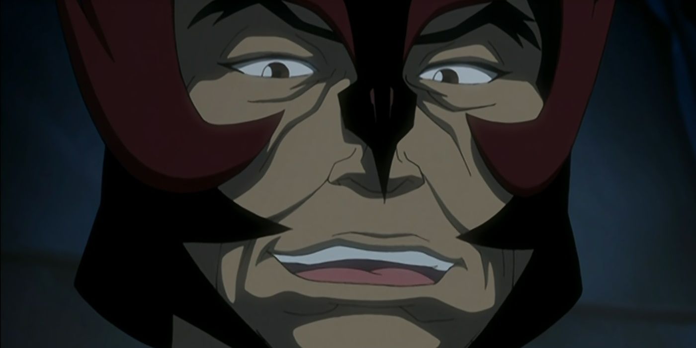 Yon Rha habla mientras lleva su casco.