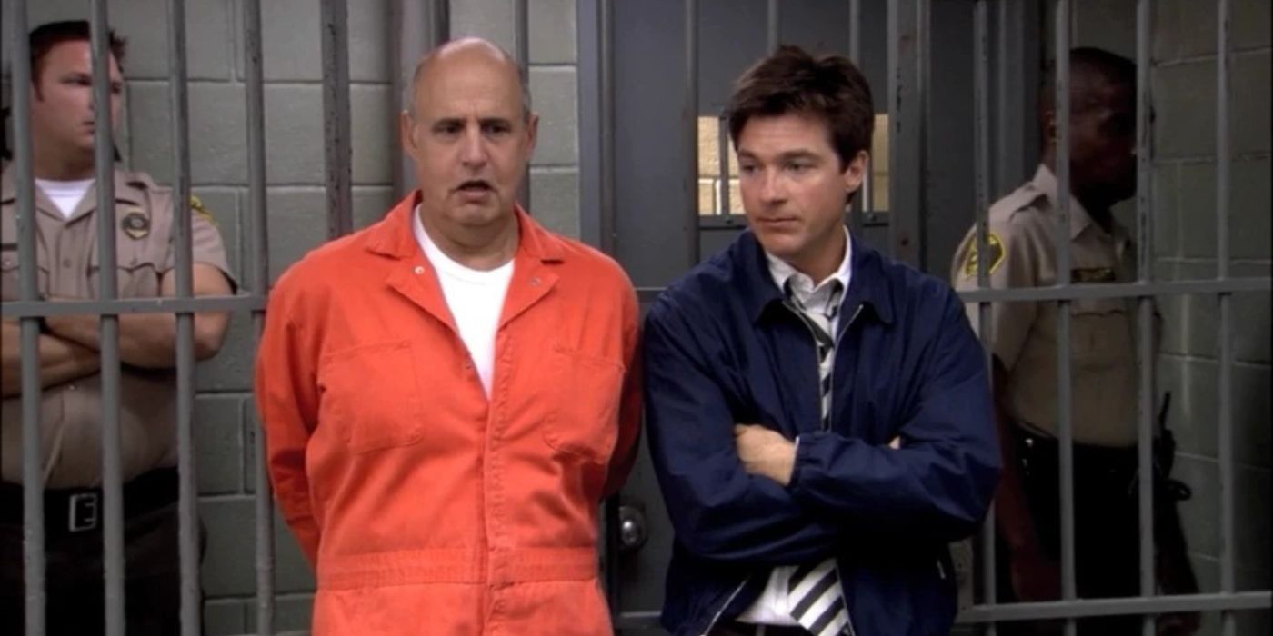Jason Bateman como Michael Bluth y Jeffrey Tambor como George Bluth Sr. en prisión de la serie Arrested Development