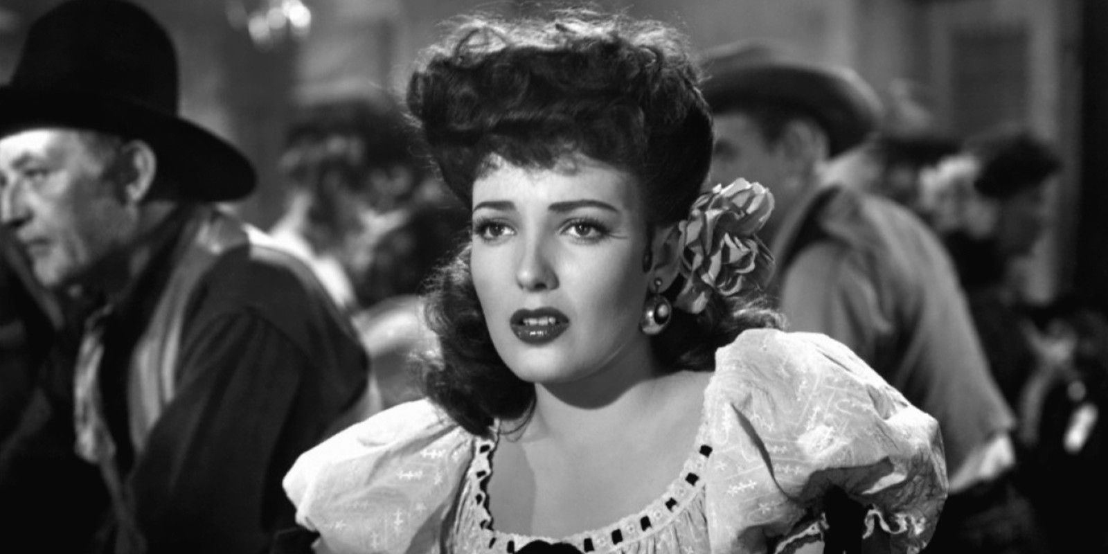 Jane Darwell stares worried at someone offscreen in My Darling Clementine