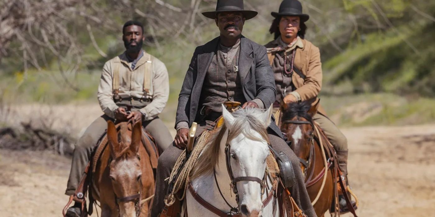 Tres personajes a caballo en Lawmen: Bass Reeves