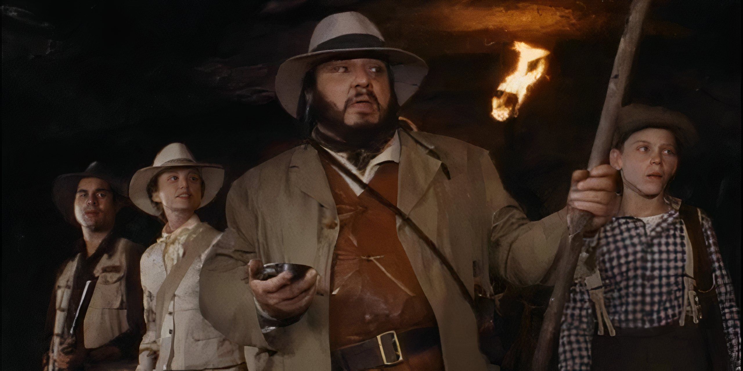 John Rhys-Davies liderando el grupo en La Isla Perdida