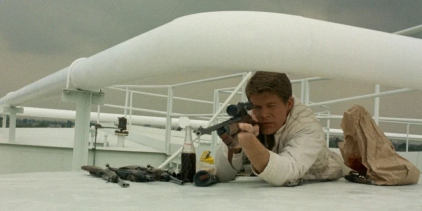 Tim O'Kelly como Bobby Thompson apuntó a un rifle de rodaje de élite de los Targets de la película (1968)