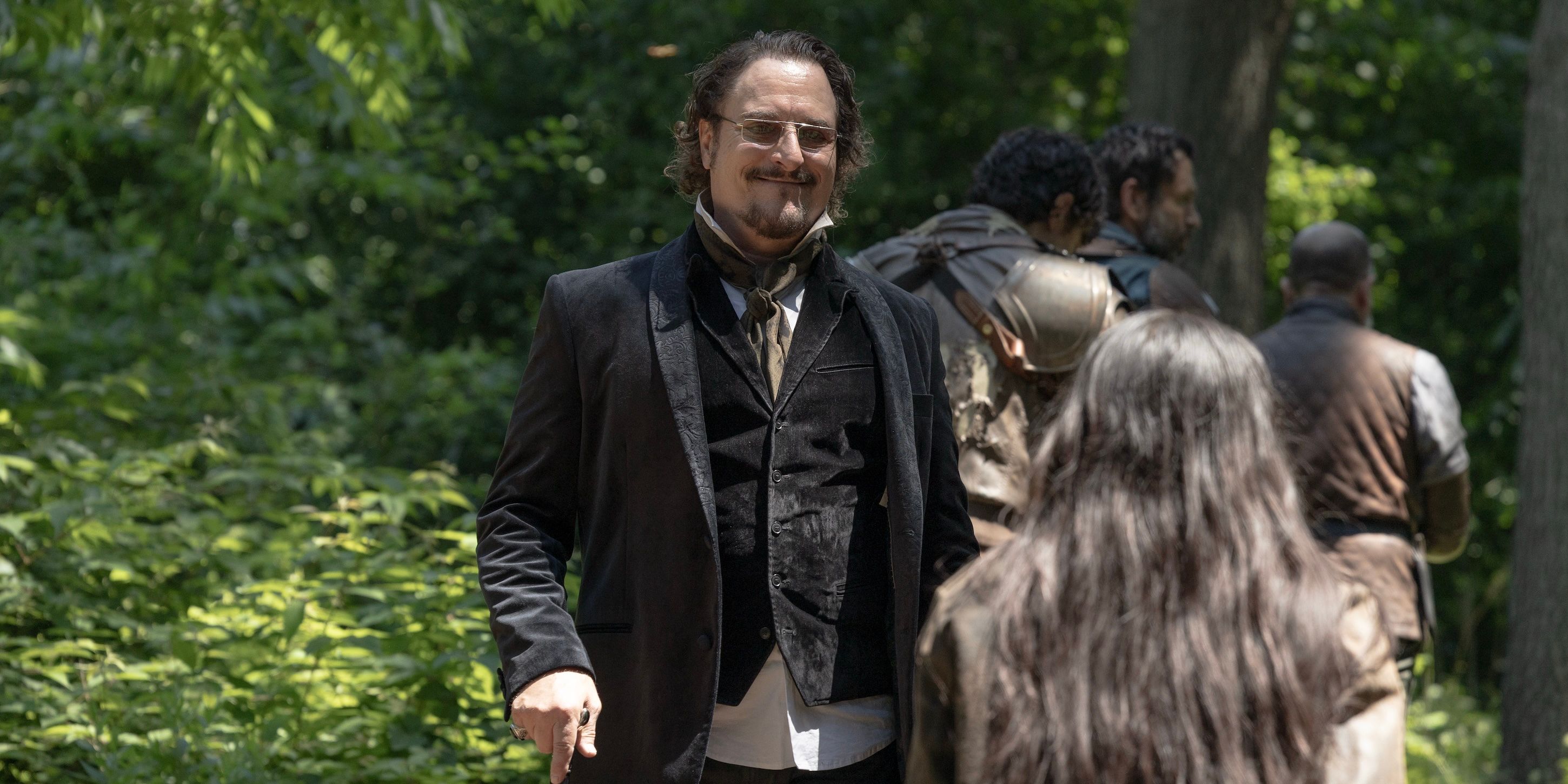 Bruegel (Kim Coates) walking through a park on The Walking Dead: Dead City