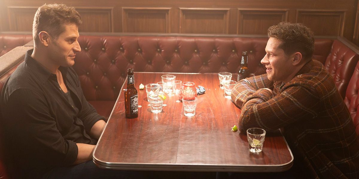 Tommy (Lou Ferrigno Jr.) Meet Buck (Oliver Stark) in a bar in 9-1-1.