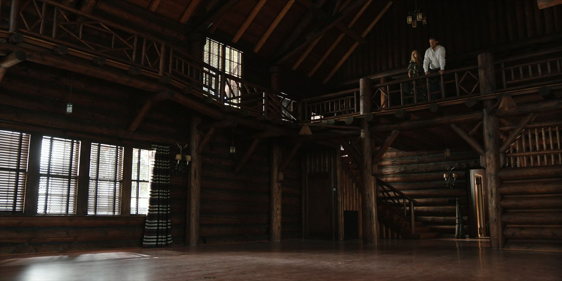 Beth and Kayce stare at their empty childhood home in Yellowstone Season 5