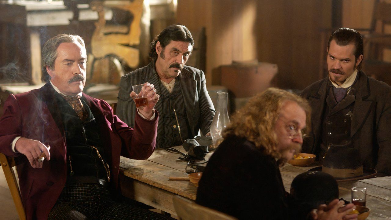 The powers in Deadwood unite to deal with a bigger problem. 