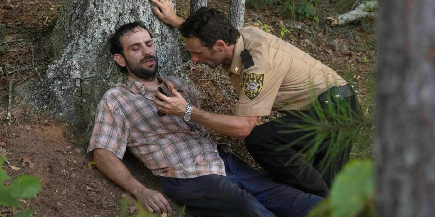 Rick deja a Jim para pasar por un árbol en The Walking Dead