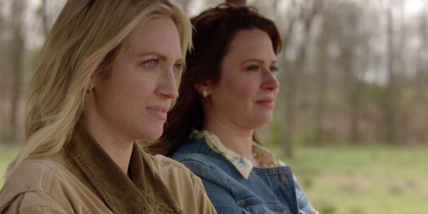 the-hunting-wives-katie-lowes-brittany-snow