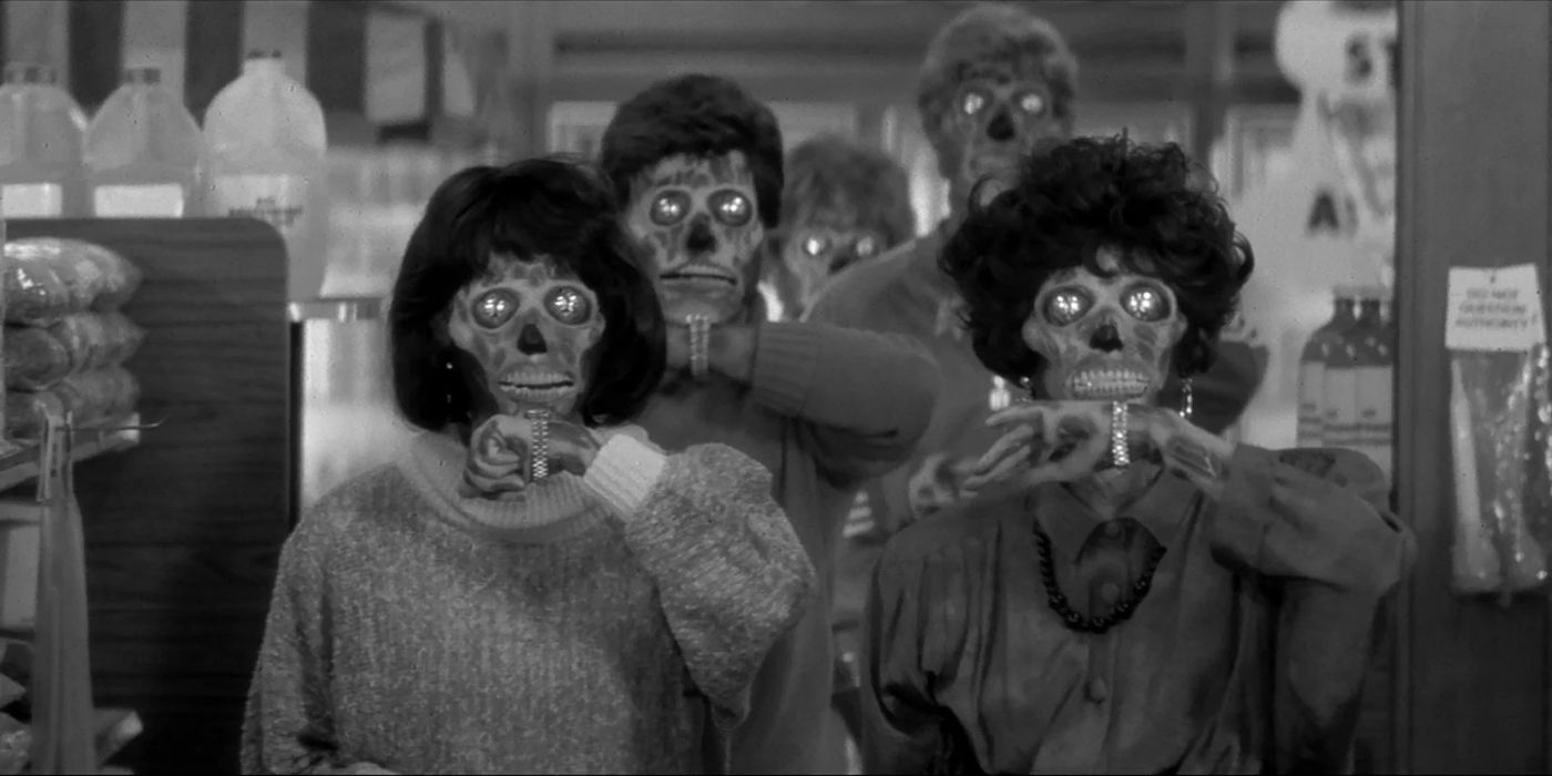 Un grupo de extranjeros disfrazados que informan un incidente de la película que están experimentando (1988)