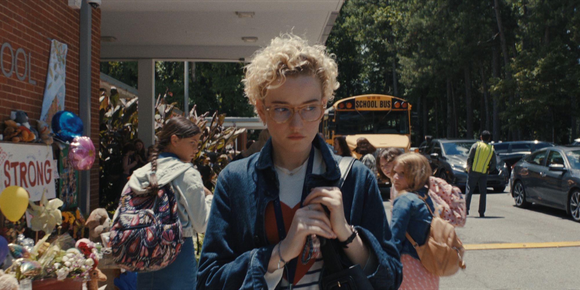 Julia Garner looks paranoid in WeaponsImage via Warner Bros. Pictures