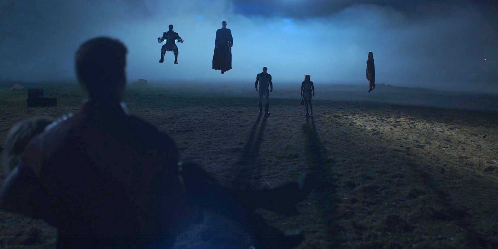 Peacemaker, return to the camera, transporting Harcourt with Mr. Superman Guy Gardner Hawkgirl and Supergirl in silhouette of season 2 Peacemaker 2