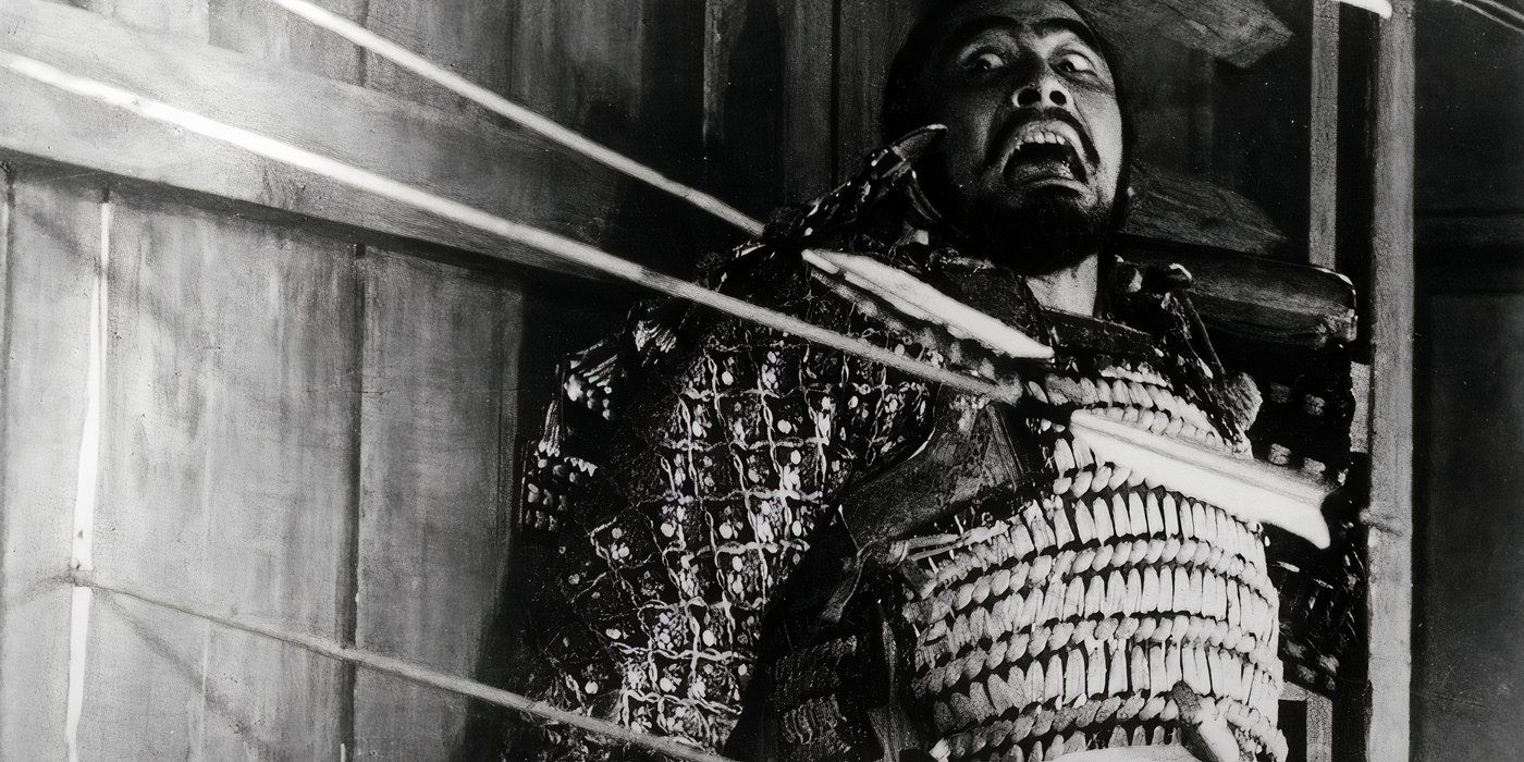 Para prajurit menyerang Lord Washizu di Throne of Blood.