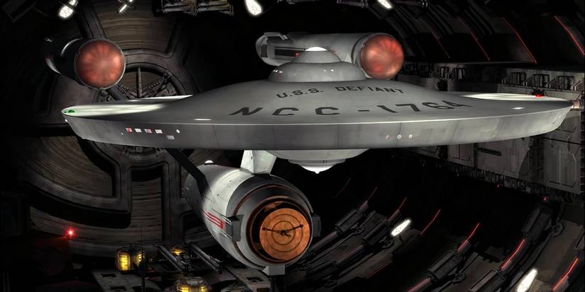 The Defiant USS is stuck in a tholian dry holder