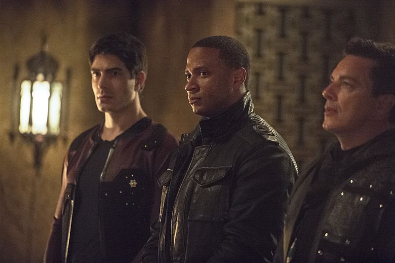 Team Arrow Faces the League of Assassins in New 