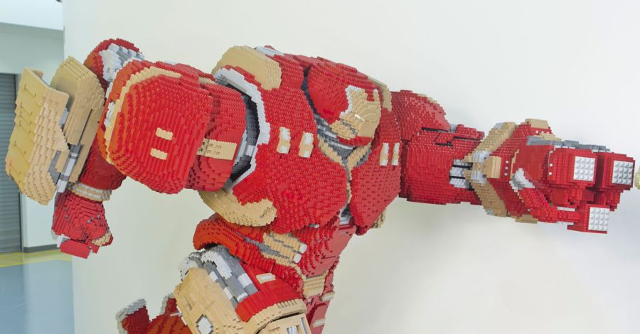It'S Hulk Vs. Hulkbuster In Lego'S Comic-Con Sculpture
