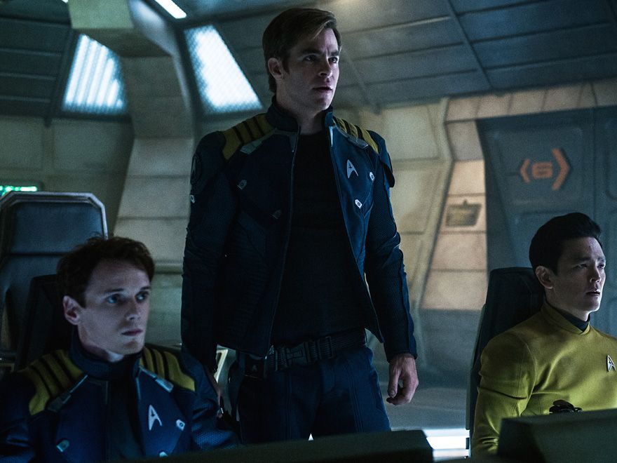 New 'Star Trek Beyond' Stills Feature Enterprise Crew, Elba's Krall ...